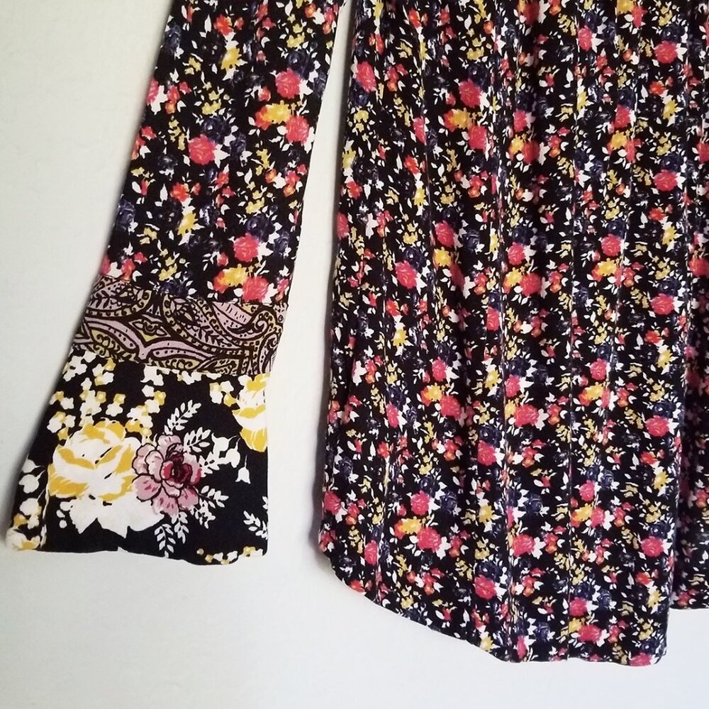 Free People Wildflower Fields Henley Top Tunic Blouse M $108 Black Ditsy Floral - Picture 13 of 16
